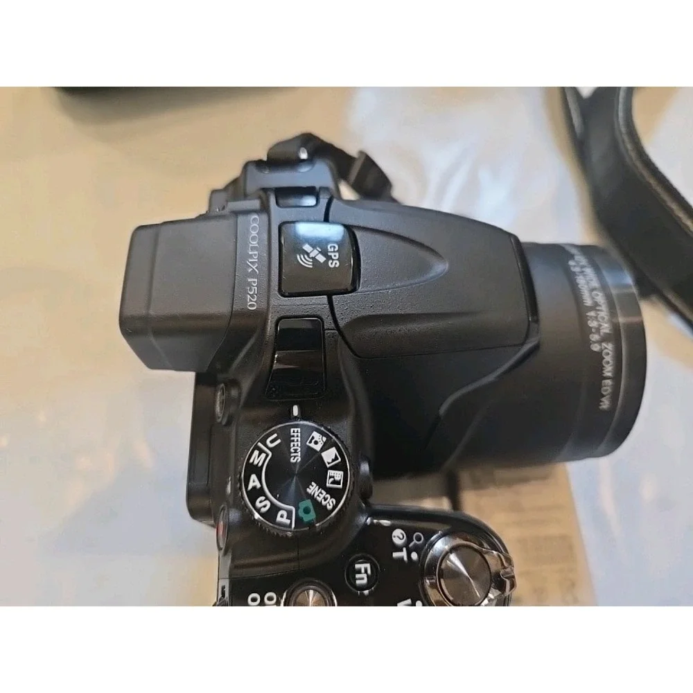 NIKON Coolpix P520 Digital Camera Black for PARTS/REPAIR - Black